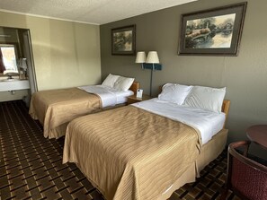 遮光窗簾/窗簾、免費 Wi-Fi、床單