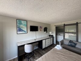 Habitación Premium | Cortinas opacas, wifi gratis, ropa de cama