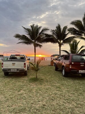 In Strandnähe, Liegestühle