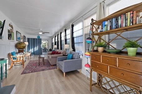 Interior. Seascape Vacation!!!