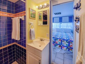 Hårtørrer, håndklæder