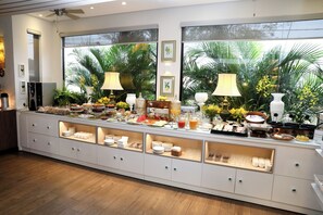 Bao gồm bữa sáng kiểu Âu hàng ngày