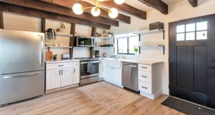 Mountain Retreat Cabin, Self Check-In, Parking