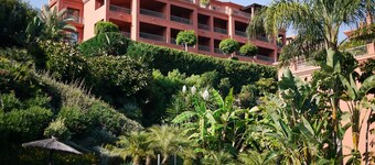 Apartment with garden on residential estate (Villa Padierna) Golf&Seaviews