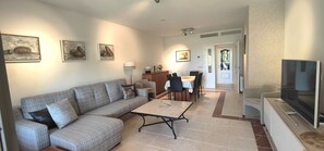 Smart TV, DVD player, books, stereo