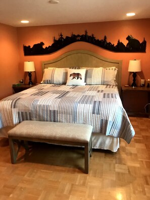 3 多间卧室、办公桌、免费 WiFi、床单