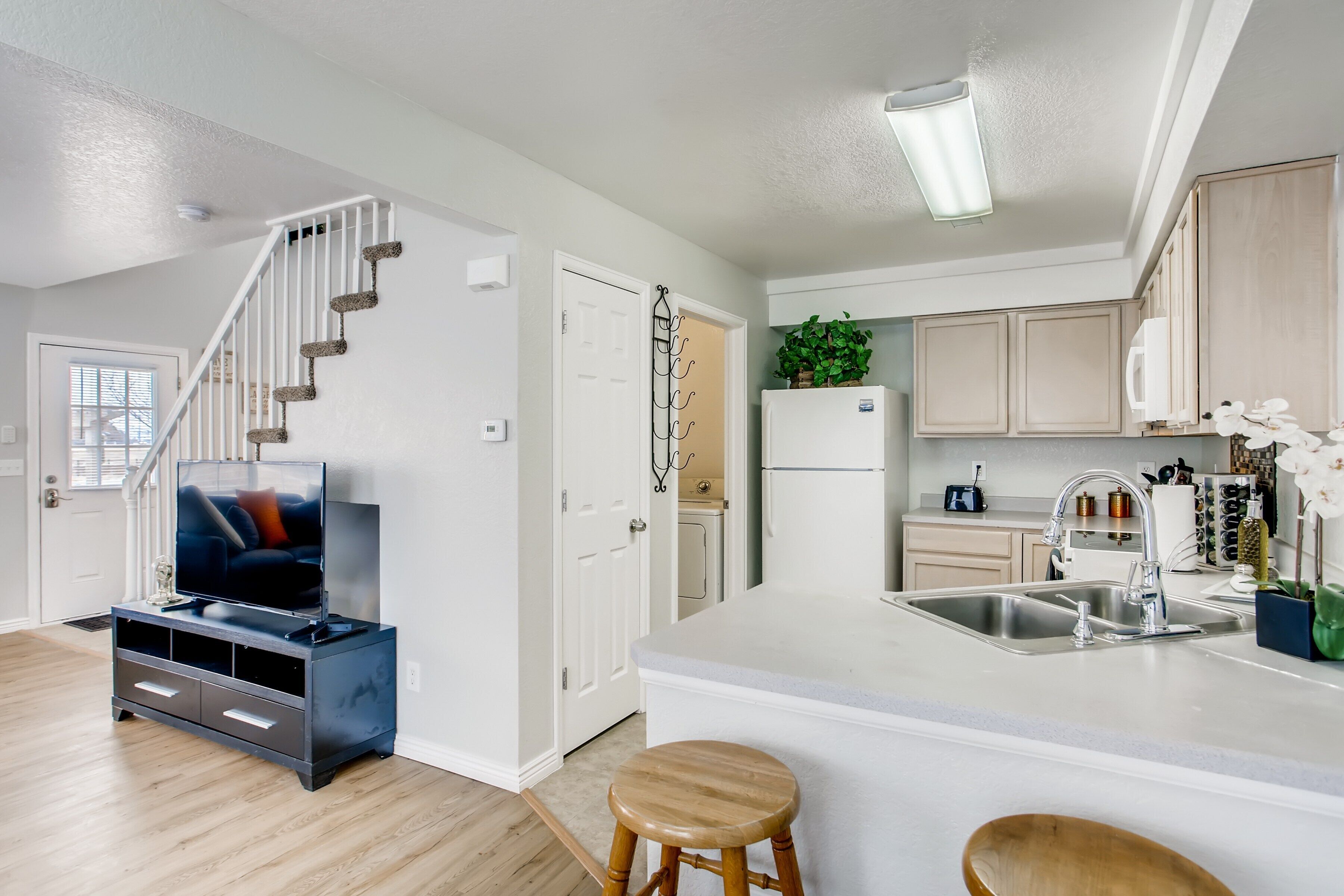 **Cozy Denver Home** Near DIA & Gaylord Resort 