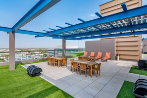 Outdoor dining - Condo magnifico in the heart of the Biltmore (Phoenix)