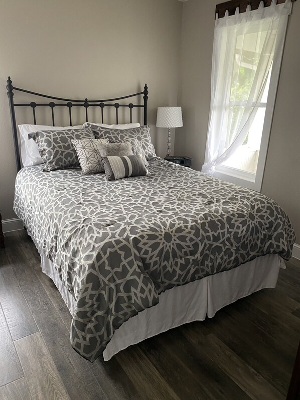 2 habitaciones, wifi gratis y ropa de cama