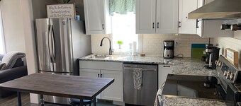 Cozy Newly Renovated Cottage 