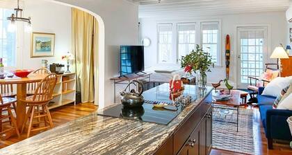 Your Annapolis Waterfront retreat - a short walk to Navy Football Home Games