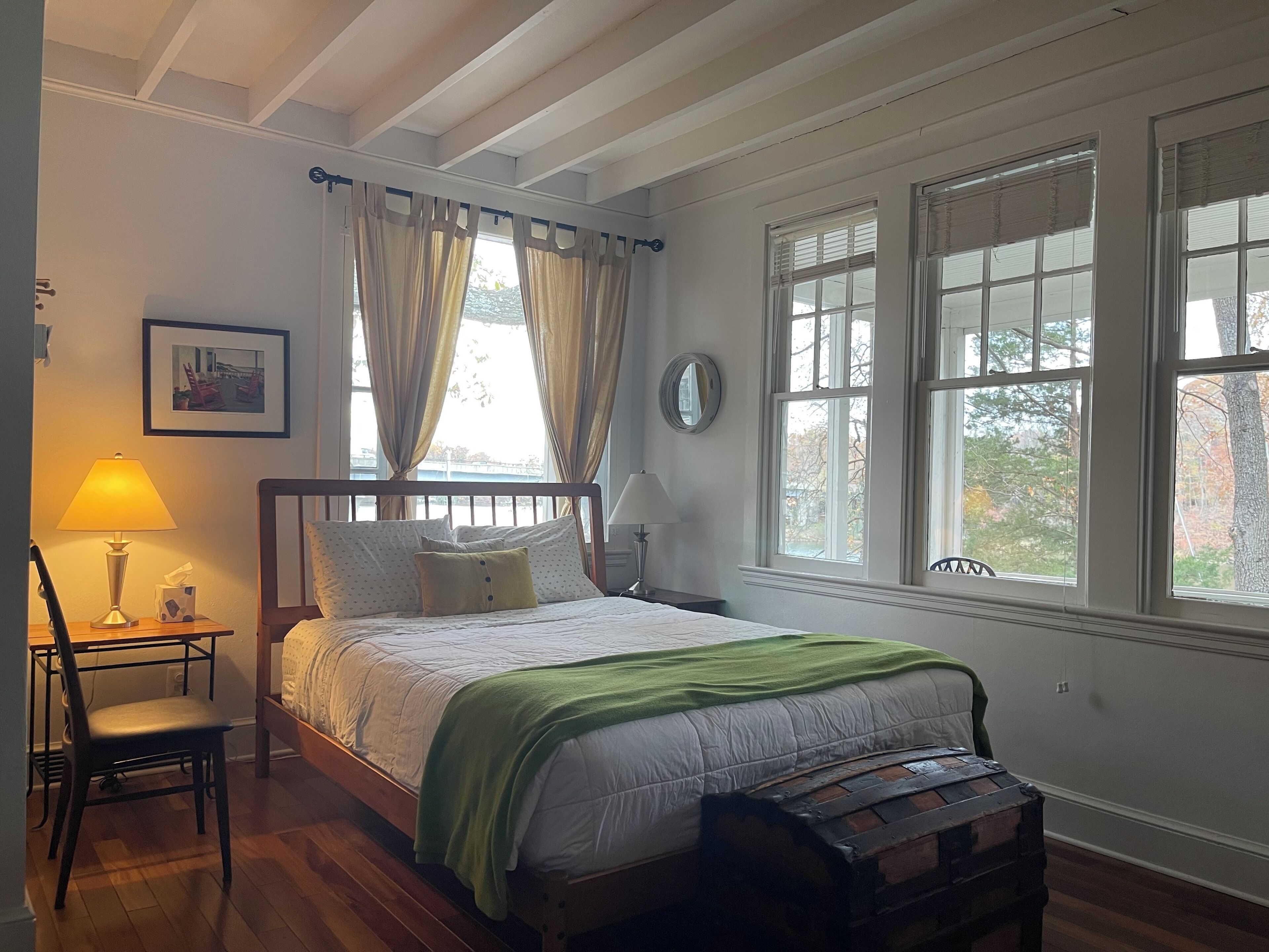 Iron/ironing board, travel crib, free WiFi, bed sheets