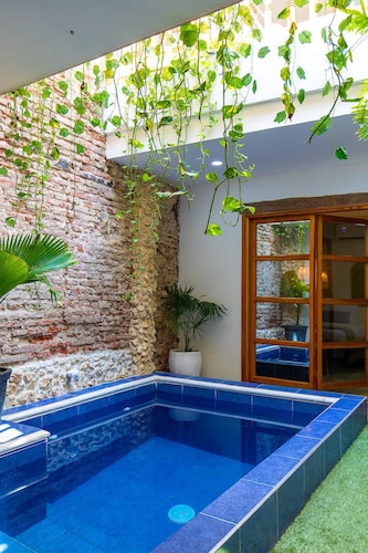 Fun House, Pool & Rooftop, Best Location Getsemani