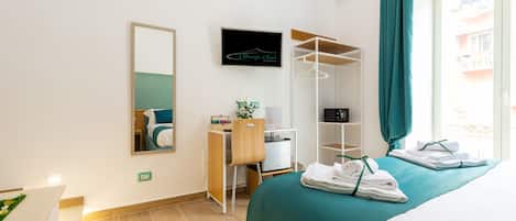 Chambre Double, balcon | Coffres-forts dans les chambres, bureau, chambres insonorisées