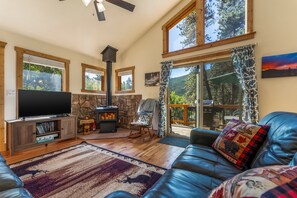 Smart-TV, DVD-Player, Bücher