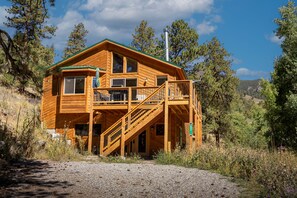 Exterior - Small Town Charm -Stunning Mtn Views - Sauna- AC - Pike Forest Paradise (Shawnee)