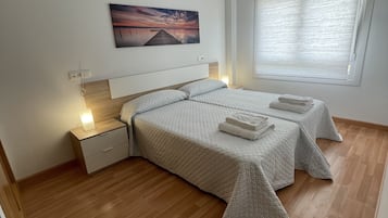 2 chambres, fer et planche Ă repasser, draps fournis