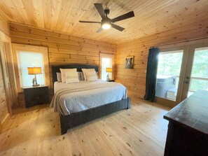 3 chambres, fer et planche à repasser, lit parapluie, Wi-Fi gratuit