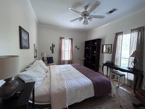 2 bedrooms, desk, iron/ironing board, free WiFi