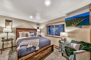 6 bedrooms, desk, iron/ironing board, free WiFi