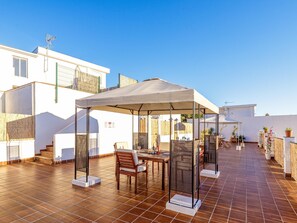 Outdoor dining - HOMEABOUT CERVANTES APARTMENT 24 (2BR 1BT) (Malaga)