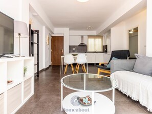 TV - HOMEABOUT CERVANTES APARTMENT 24 (2BR 1BT) (Malaga)