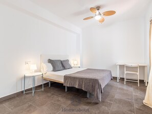 2 bedrooms, Internet, bed sheets - HOMEABOUT CERVANTES APARTMENT 24 (2BR 1BT) (Malaga)
