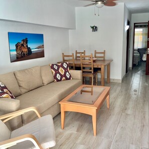 Smart TV, books - Apartment by the Beach. Ocean view (Costa Adeje)