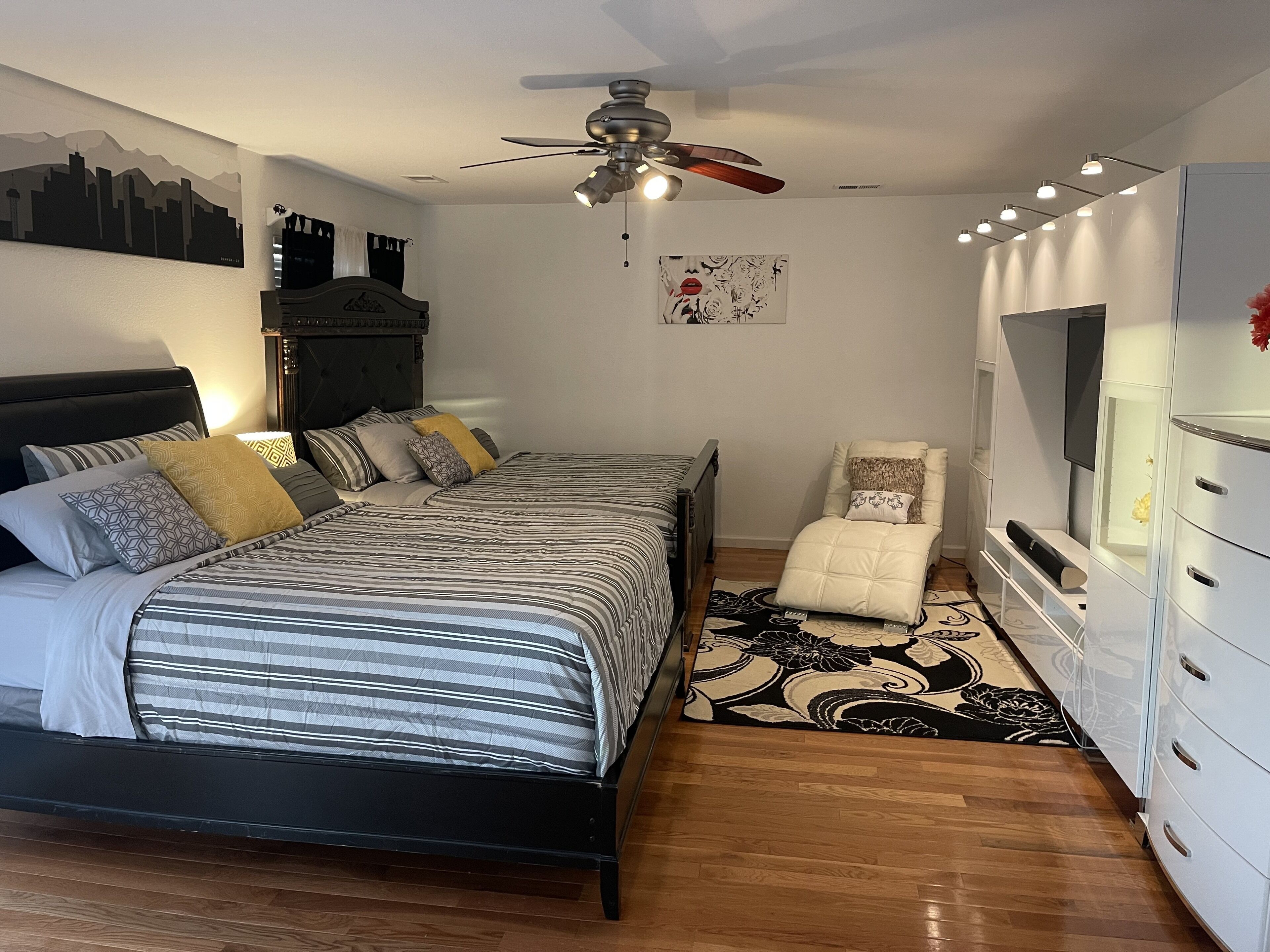 **Elegant Home** With Movie Theatre & Gym Near DEN