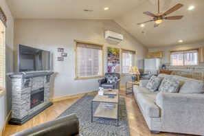 Smart-TV, Kamin, Videospiele