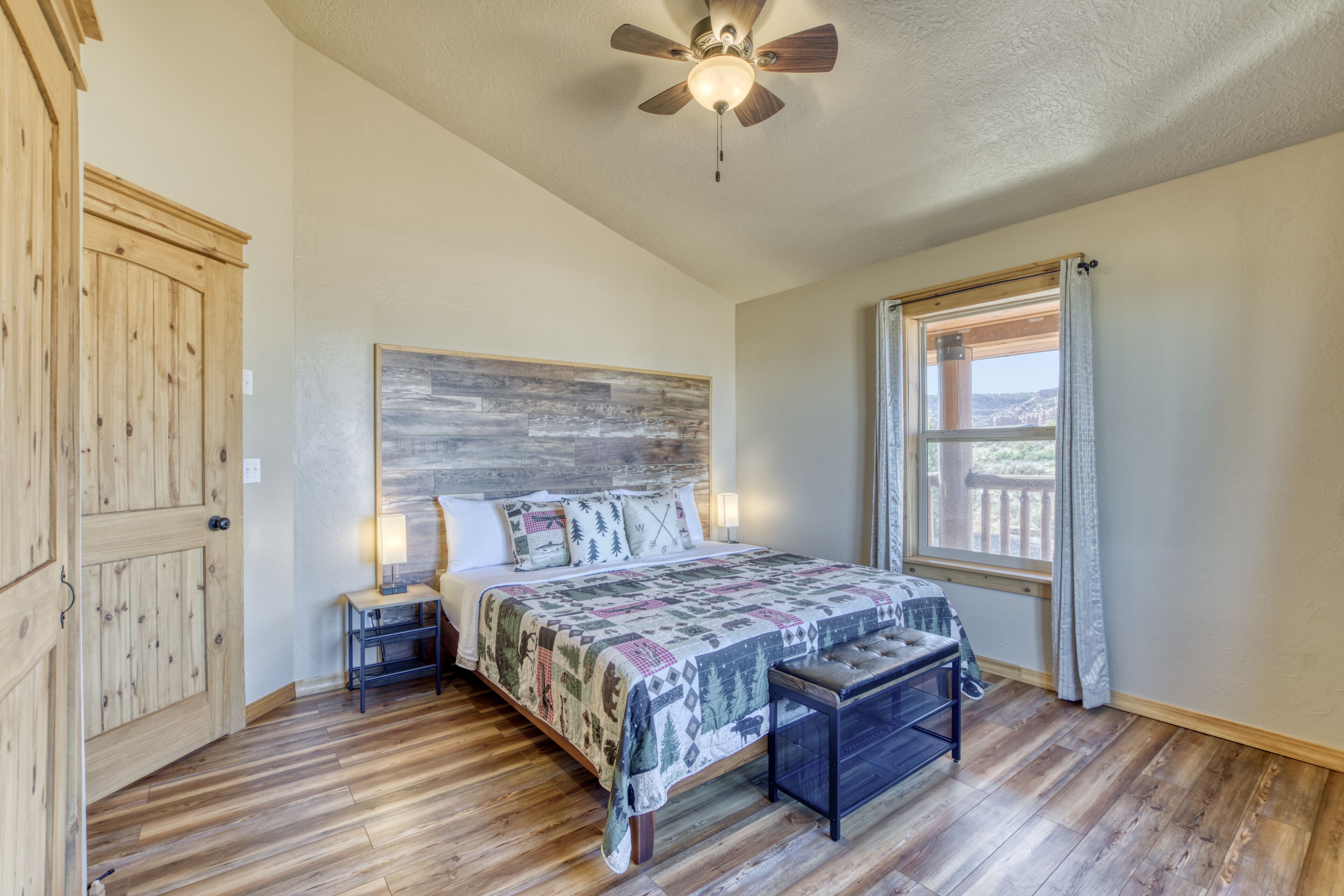 ★★30 mins to Zion★★Two Cabins w/ Game Room★★Bryce/Lake Powell/Grand Canyon