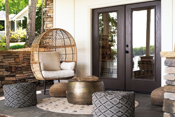 Terrace/patio - Lakefront Lux: Spa, Dock, Game Room, Fire Pit, Boat Rental, Pet Friendly (Eatonton)