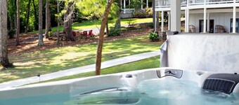 Lakefront Lux: Spa, Dock, Game Room, Fire Pit, Boat Rental, Pet Friendly