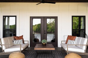 Interior - Private Lakefront Retreat with SpaCruzzi, Fire Pit and Serene Views (Eatonton)