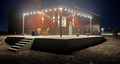 Hidden Hideaway with a View (Close to I-40/City) - Safe & Away from the Hotels