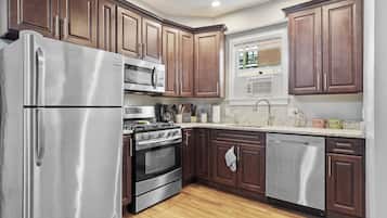 Refrigerador, microondas, horno, placa de cocina