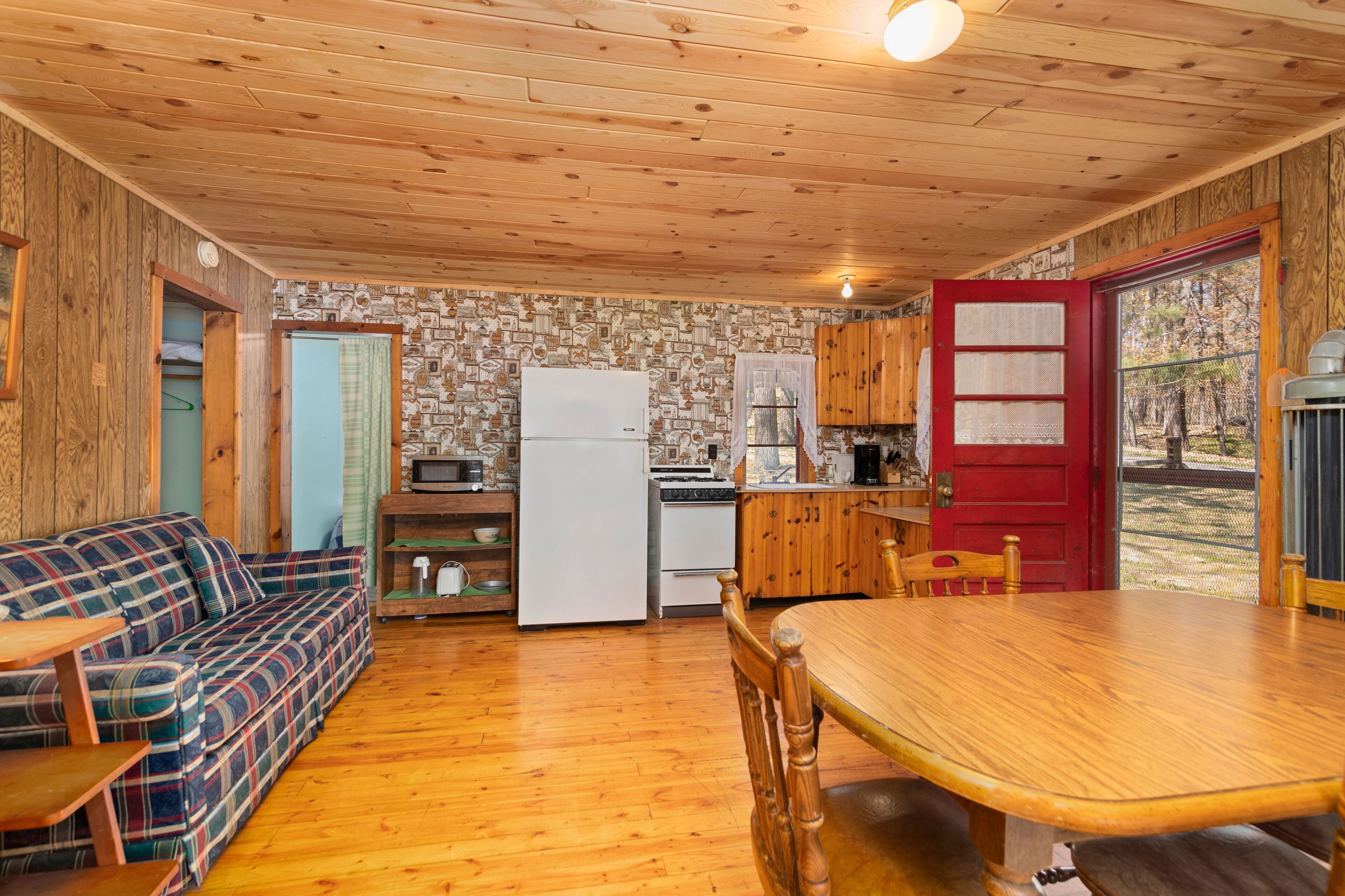 Up North Resort Located on Beautiful Pelican Lake in Nisswa, MN!