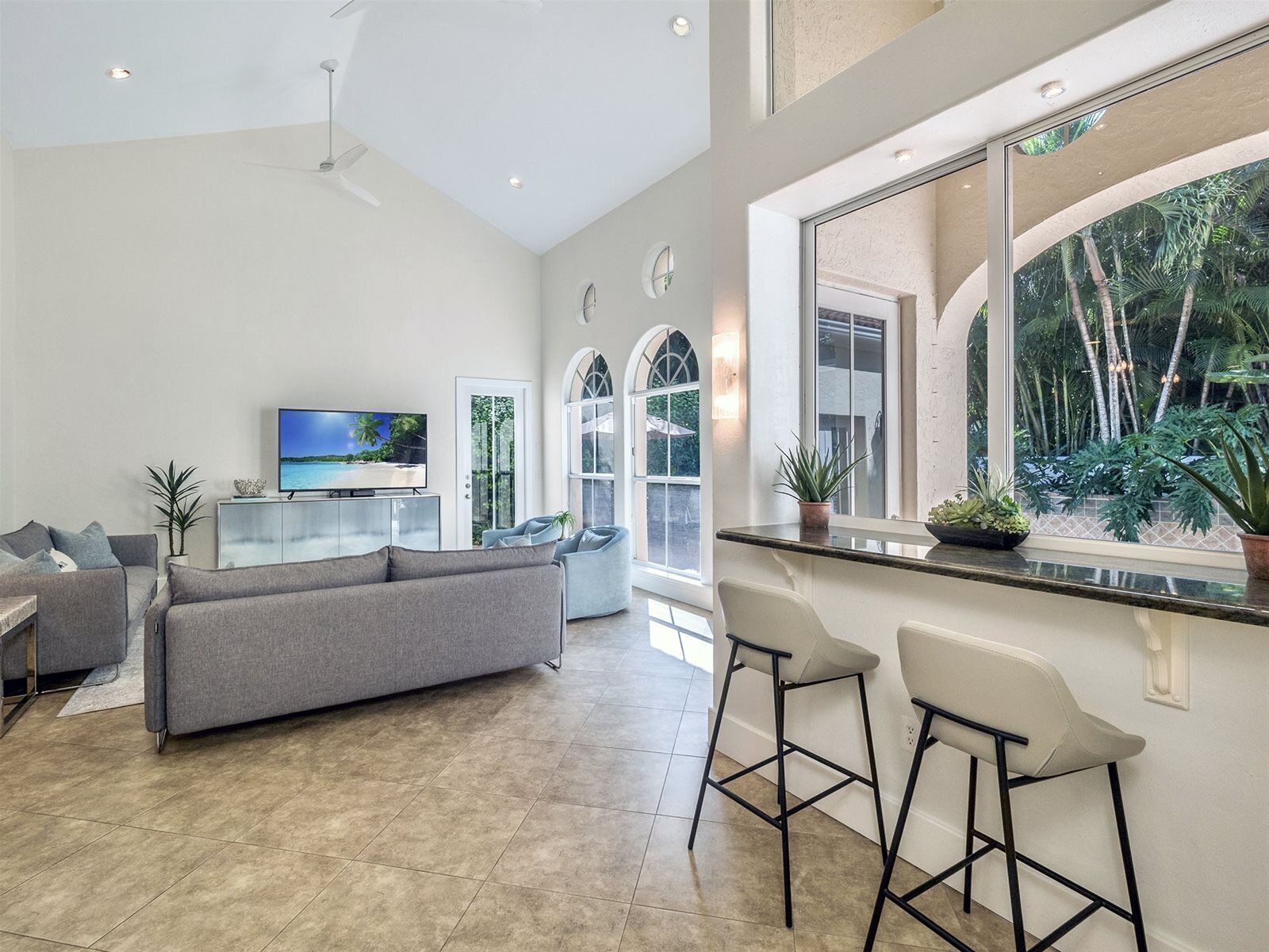 5 bedrooms, iron/ironing board, free WiFi, bed sheets