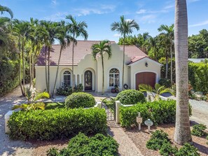 House (Casa Captiva) | Exterior