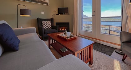 Fred Tibbs #20 I Ocean View I Downtown I Fireplace