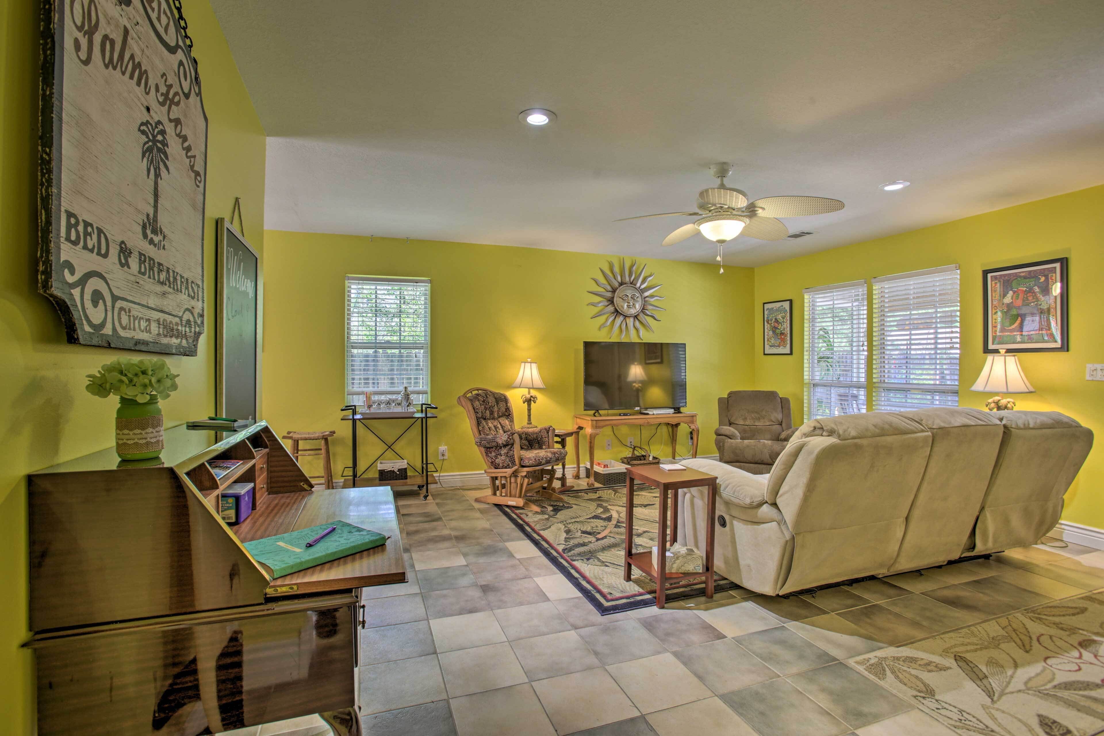 Cloud 9 On The Coast < 1 Mi to Beach: Pets Allowed