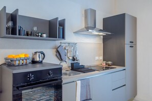 Fridge, oven, stovetop