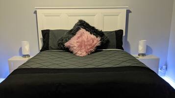 1 bedroom, in-room safe, desk, iron/ironing board