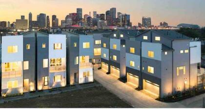 Houston Private Suite Located East Downtown