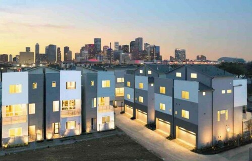Houston Private Suite Located East Downtown