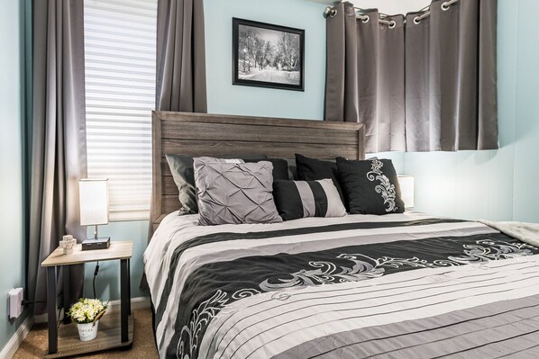 4 habitaciones, escritorio, tabla de planchar con plancha y wifi gratis 