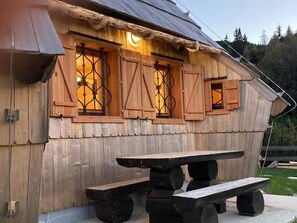 Outdoor dining - Chalet Lepenatka - Velika planina (Kamnik)