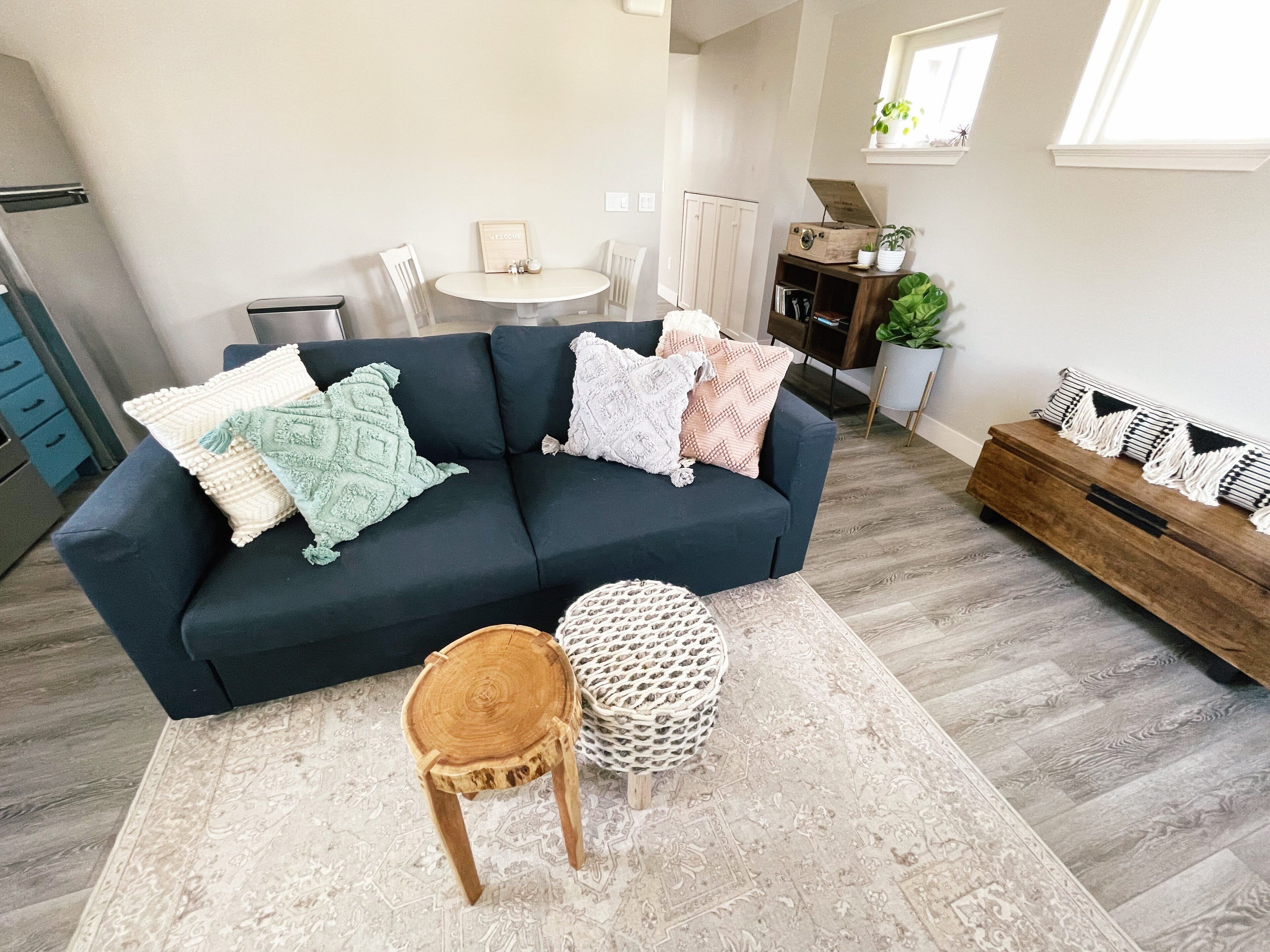 Adorable Two-Bedroom Carriage House with Patio