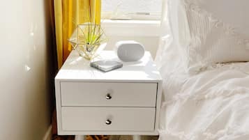 2 bedrooms, desk, iron/ironing board, travel cot