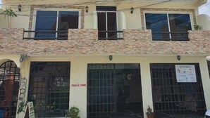 Front of property - HOTEL MARIPOSA (Zihuatanejo)